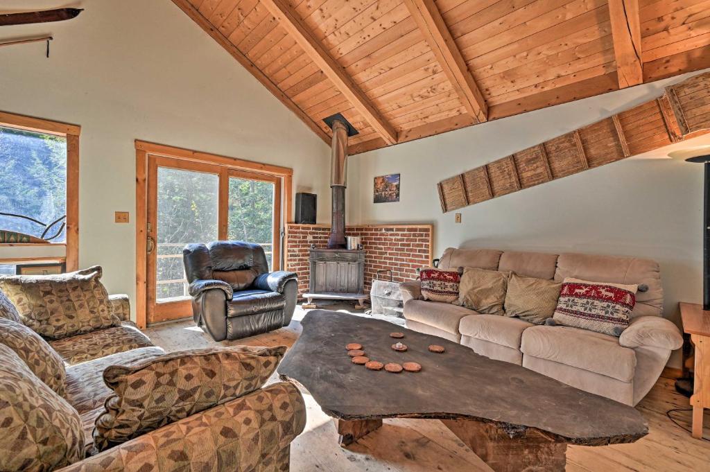 Remote Cabin with Fire Pit 3 Miles to Stowe Mtn! - main image