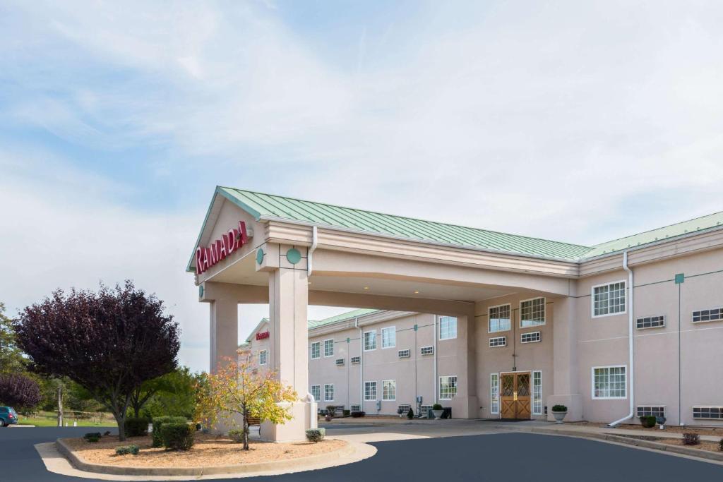 Ramada by Wyndham Strasburg - image 6