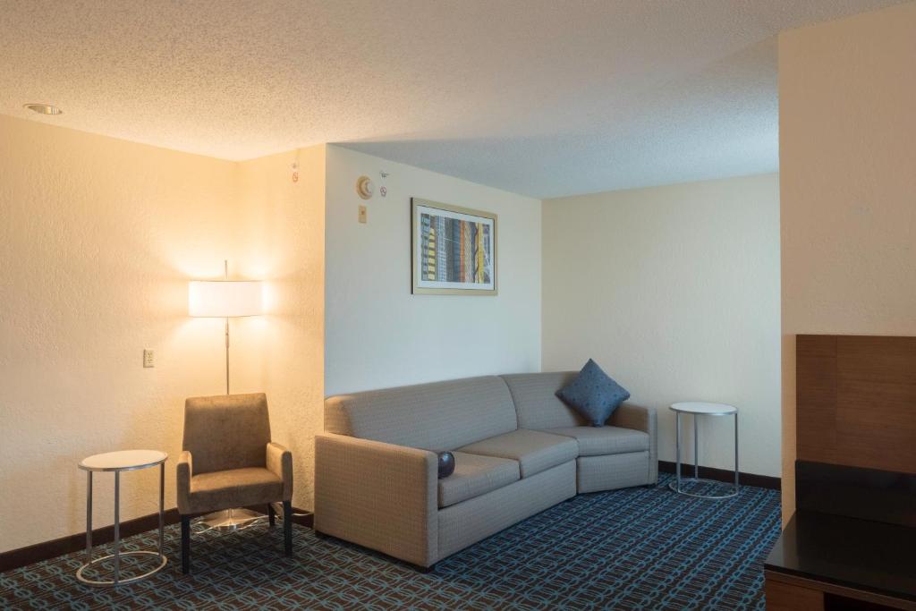 Fairfield Inn & Suites by Marriott Cleveland Streetsboro - image 6