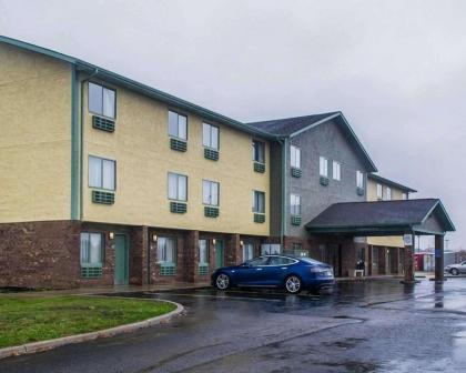 Quality Inn Streetsboro - image 1