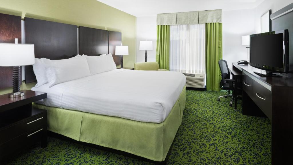 Holiday Inn Express and Suites - Stroudsburg an IHG Hotel - image 2