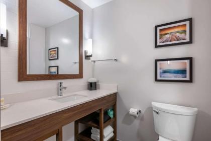 Comfort Suites Stuart-Hutchinson Island - image 12