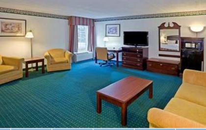 Hampton Inn Sturbridge - image 7