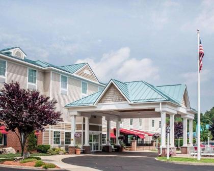 Comfort Inn & Suites Sturbridge-Brimfield - image 10