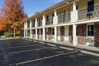 Econo Lodge Sturbridge Route 20 - image 8