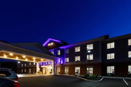 Holiday Inn Express & Suites - Sturbridge an IHG Hotel - image 9