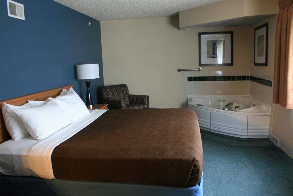 AmericInn by Wyndham Sturgeon Bay - image 4