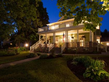 Bed and Breakfast in Sturgeon Bay Wisconsin