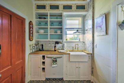 Collectic Farmhouse Suite! in Sturgeon Bay! - image 10