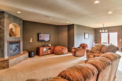 Great 5BR Deadwood Area Home with Hot Tub and Game Room - image 2