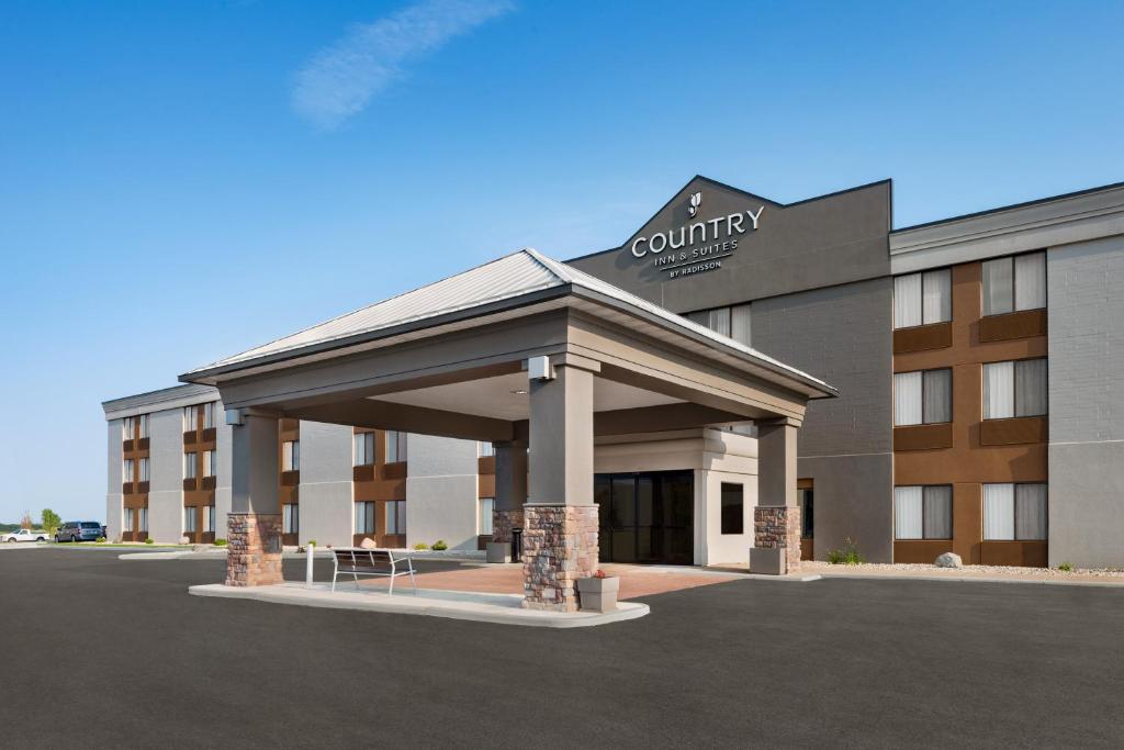 Country Inn & Suites by Radisson Mt. Pleasant-Racine West WI - main image