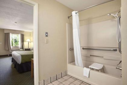 Days Inn & Suites by Wyndham Stuttgart - image 2