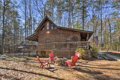 Suches Cabin with Deck about 5 Miles to Fish Hatchery! - image 2