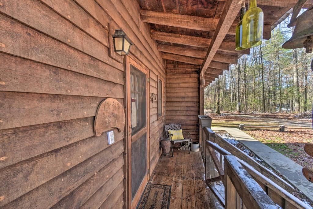 Suches Cabin with Deck about 5 Miles to Fish Hatchery! - image 5