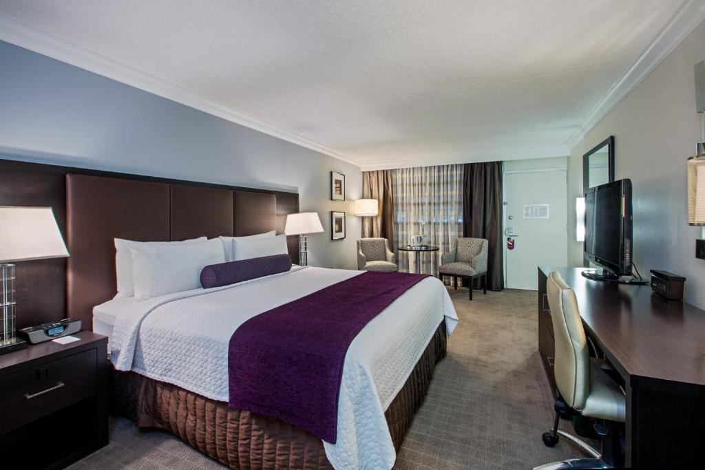 Crowne Plaza Suffern-Mahwah an IHG Hotel - image 2