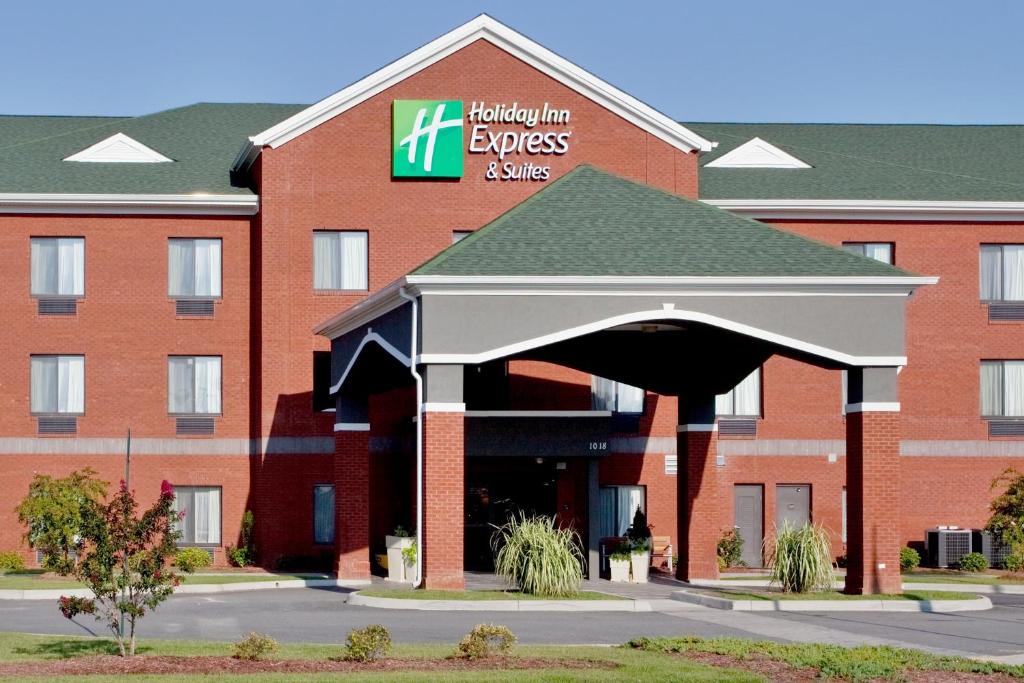 Holiday Inn Express Hotel & Suites Suffolk an IHG Hotel - main image