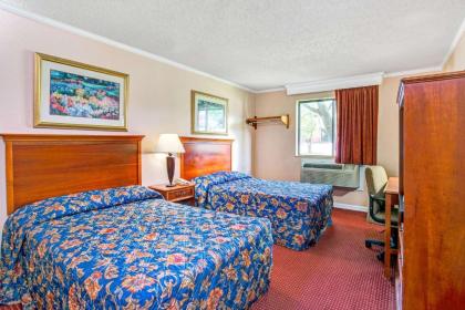 Super 8 by Wyndham Suffolk Tidewater - image 11