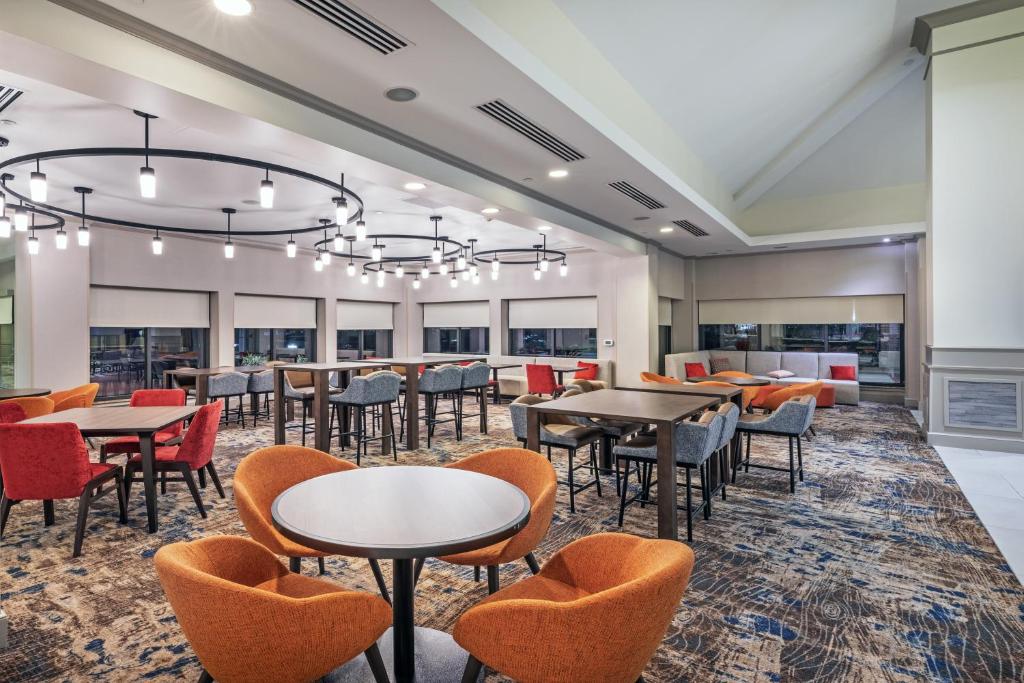 Hilton Garden Inn Houston/Sugar Land - image 6