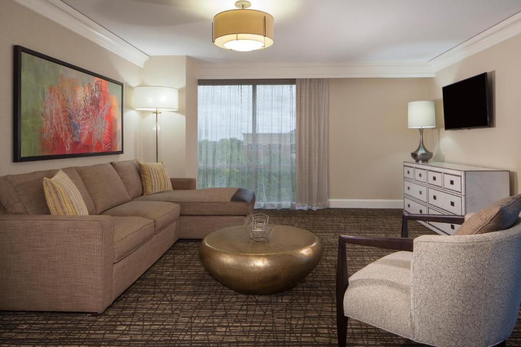 Houston Marriott Sugar Land - image 4