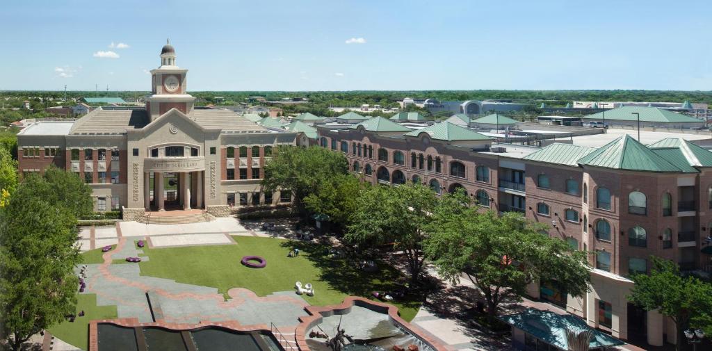 Houston Marriott Sugar Land - image 7