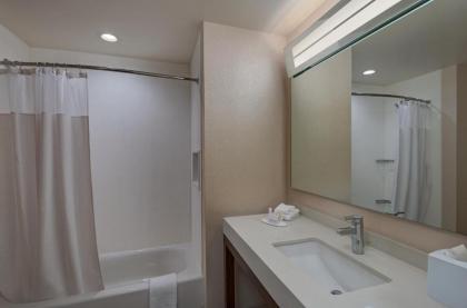 Courtyard by Marriott Houston Sugar Land/Lake Pointe - image 5