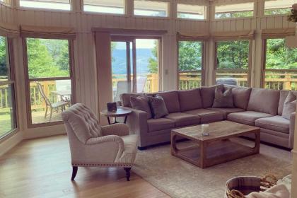 Luxury Sugar Mountain Hideaway Deck and Views! - image 10