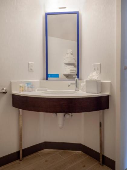 Hampton Inn Hazleton - image 10