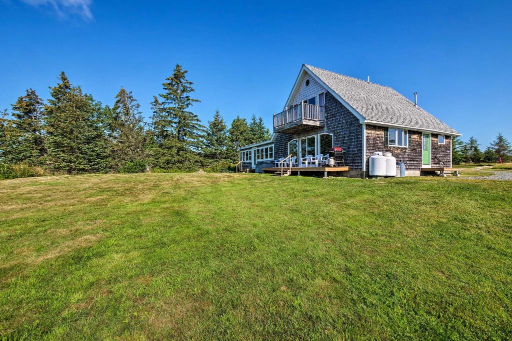 Shorefront House with Views 14 Mi to Acadia NP! - image 2