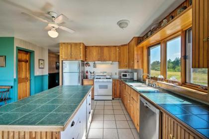 Shorefront House with Views 14 Mi to Acadia NP! - image 4