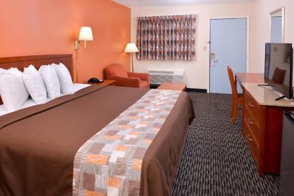 Americas Best Value Inn Sullivan - image 8