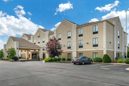 Comfort Inn Sullivan - image 1