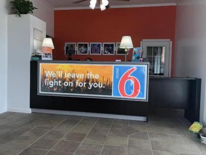 Motel 6-Sullivan MO - image 10