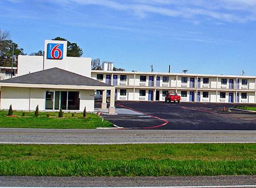 Motel 6-Sulphur Springs TX - main image