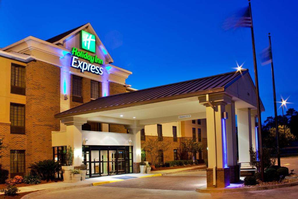 Holiday Inn Express & Suites Sulphur - Lake Charles an IHG Hotel - main image