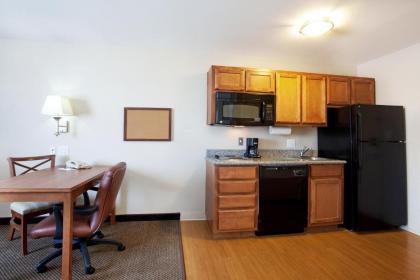 Candlewood Suites Lake Charles-Sulphur - image 2