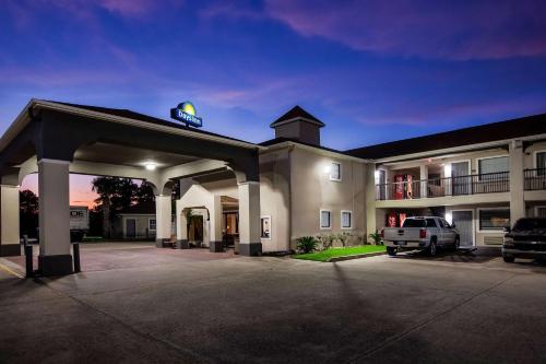 Days Inn by Wyndham Sulphur LA - image 6