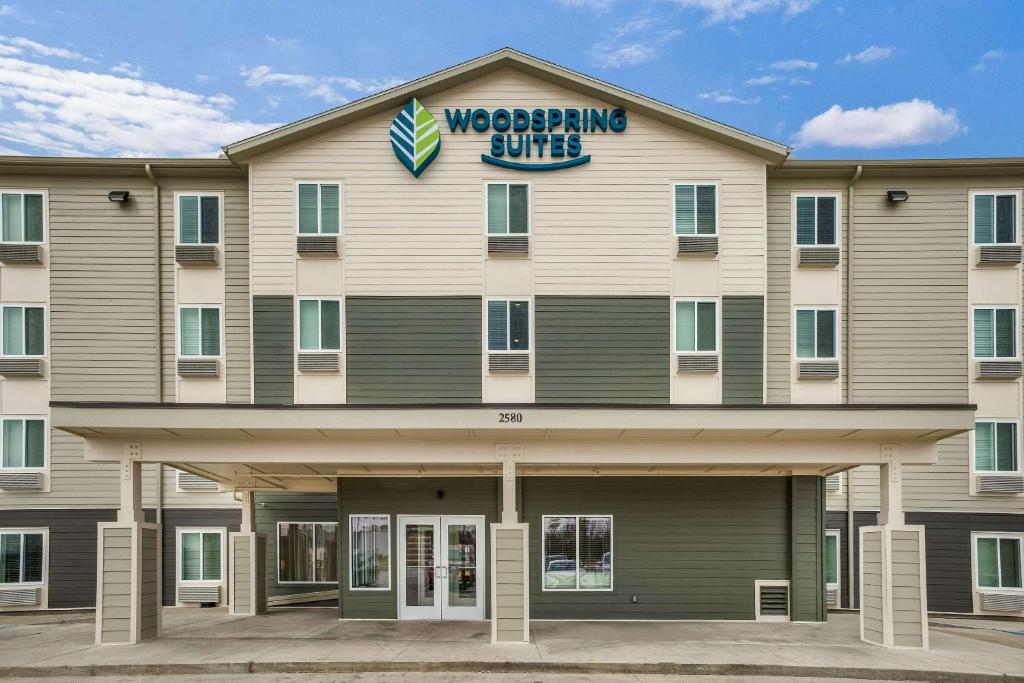 WoodSpring Suites Sulphur LA - main image