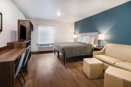 WoodSpring Suites Sulphur LA - image 13