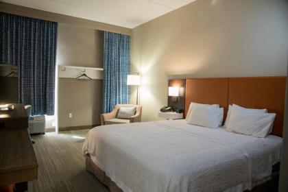 Hampton Inn Summersville - image 8