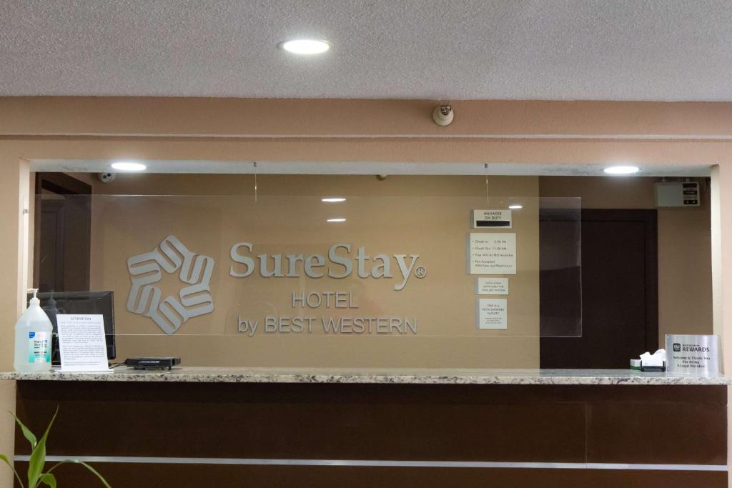 SureStay Hotel by Best Western Summersville - image 2