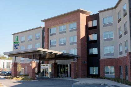 Holiday Inn Express & Suites - Summerville an IHG Hotel