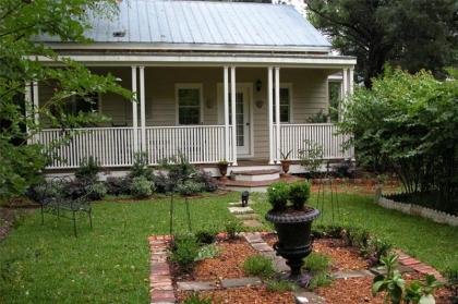 Flowertown Bed and Breakfast - image 2