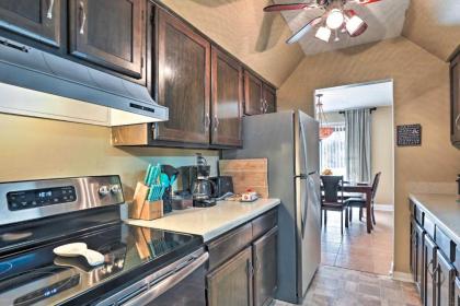 Townhome with Pool Access 20 Mi to Charleston! - image 10