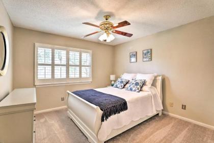 Townhome with Pool Access 20 Mi to Charleston! - image 15