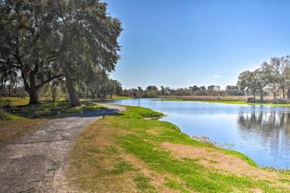 Townhome with Pool Access 20 Mi to Charleston! - image 3