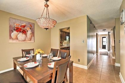 Townhome with Pool Access 20 Mi to Charleston! - image 8