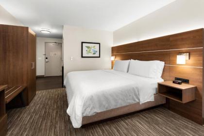 Holiday Inn Express and Suites Sumner an IHG Hotel - image 8