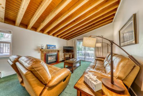 Single Level Ranch Condo in Elkhorn - main image