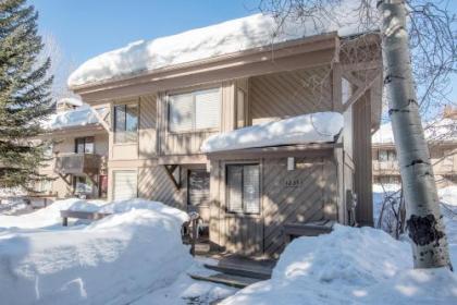 Villager Condominium with access to Sun Valley pool. hot tub tennis and golf - image 3