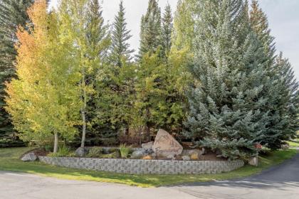 Holiday home near Gilman Contemporary in Elkhorn Village - image 3